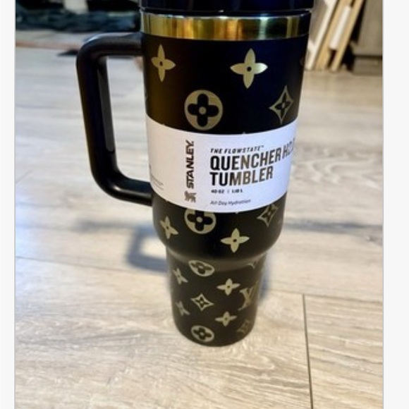 Stanley Black/ Gold/ colored Patterned Quencher Tumbler with Handle 40oz w/straw - Picture 4 of 7